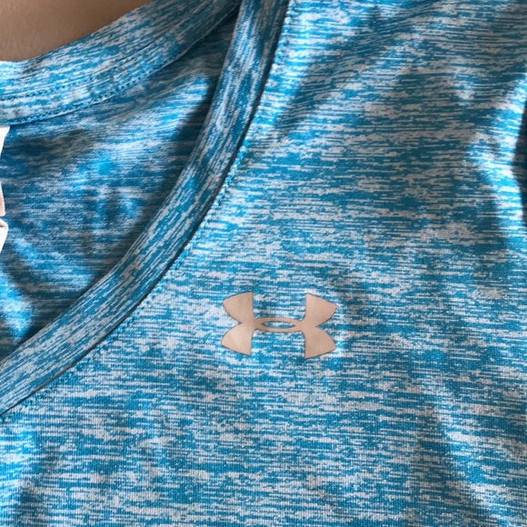 V neck workout shirt - Picture 3 of 4